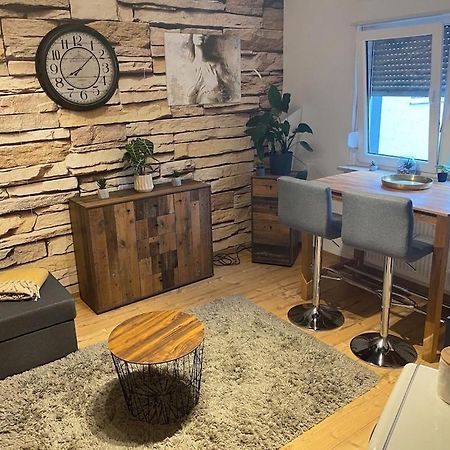 Kleines Apartment Mit Begehbarer Dusche Im Schlafzimmer Eberbach  Ngoại thất bức ảnh